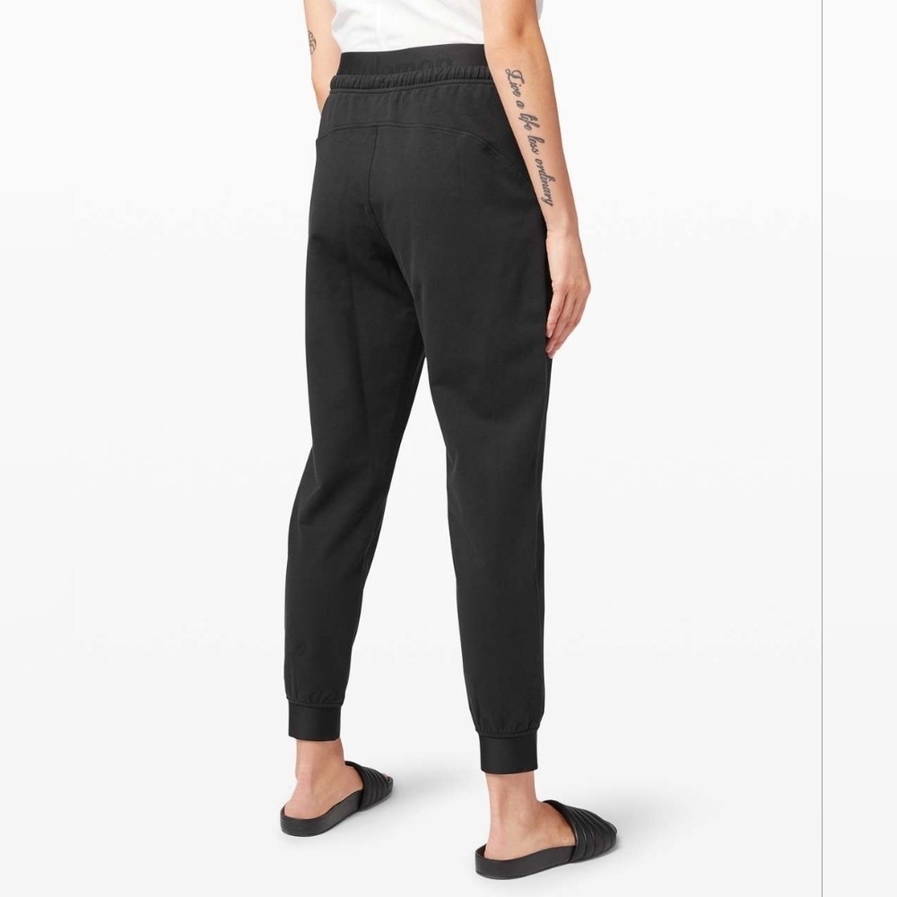 Lululemon Refreshed Routine jogger - Picture 4 of 12